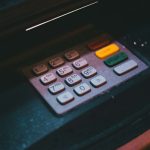 Az automaták átállítására azért van szükség, mert a szabályozás módosítása miatt meg kell növelni a készpénzfelvétel alsó határát.